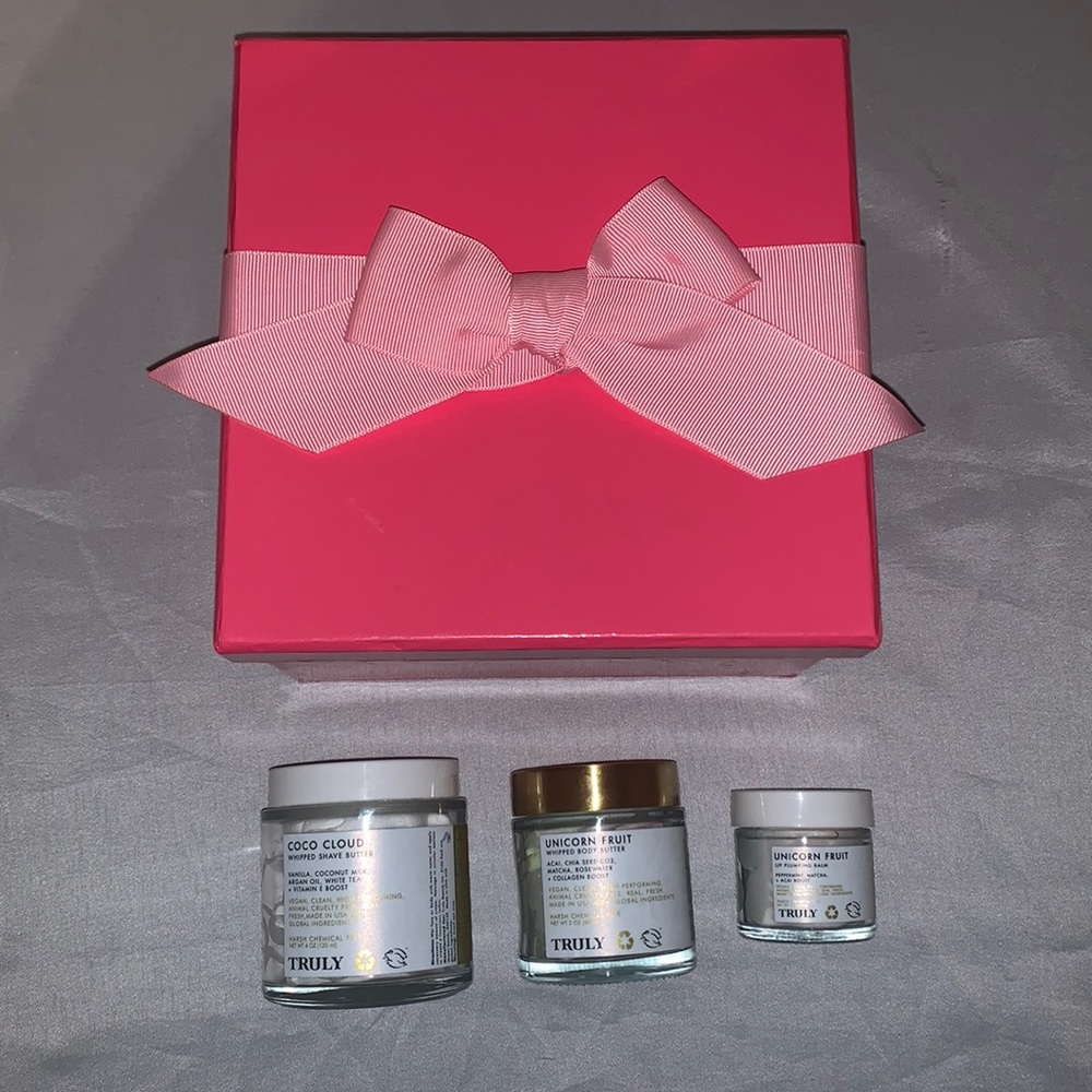 ❌❌SOLD❌❌Truly Beauty Bundle